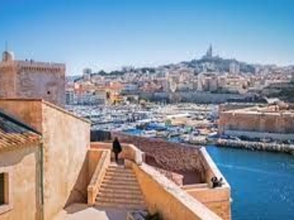 Erhvervsejendom i Marseille, Bouches-du-Rhone - foto 1