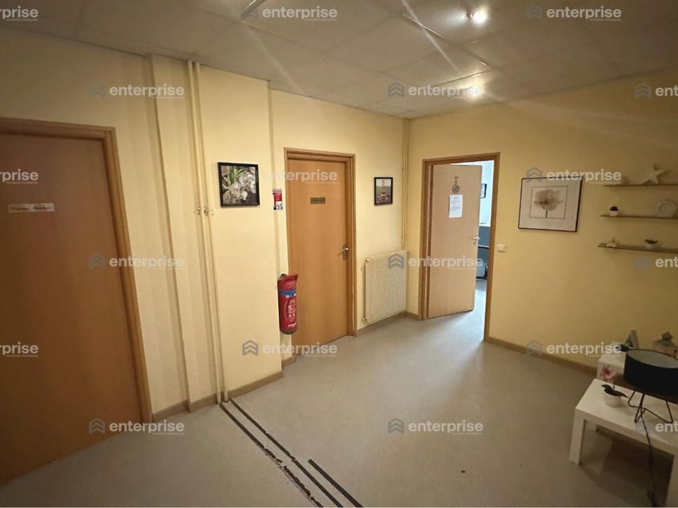 Erhvervsejendom i Chantilly, Oise - foto 2