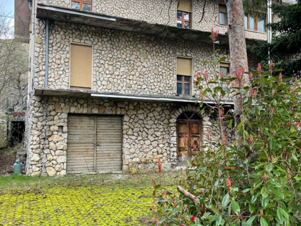 Villa i Ortona dei Marsi, L'Aquila - foto 1