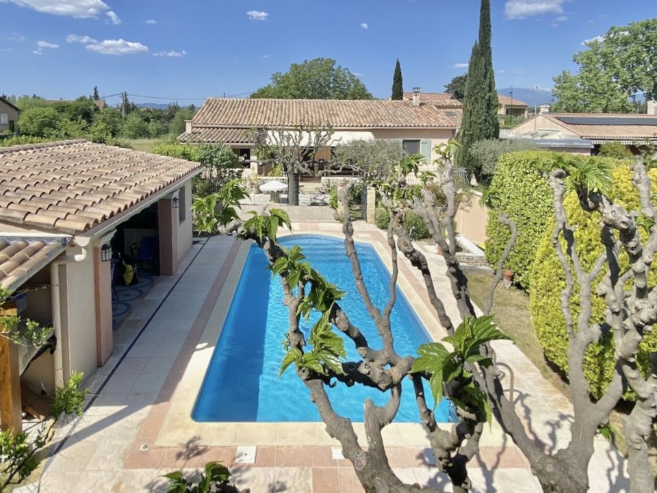 Villa i Pernes-les-Fontaines, Vaucluse - bilde 1