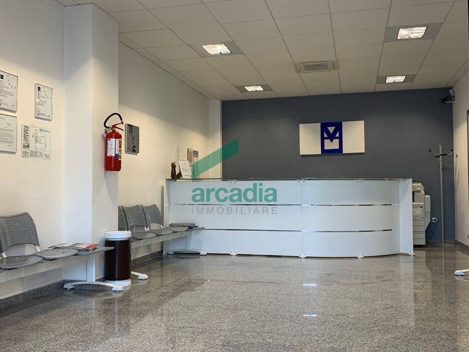 Erhvervsejendom i Modugno, Bari - foto 1