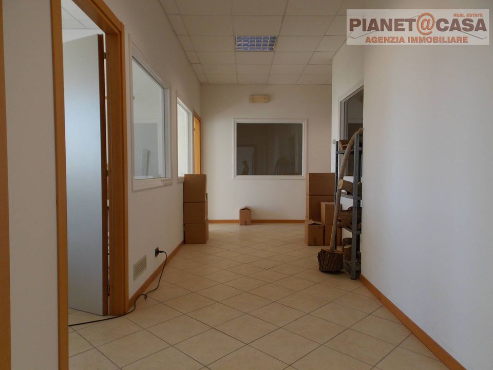 Gewerbeimmobilie in San Benedetto Del Tronto, Ascoli Piceno - Foto 3