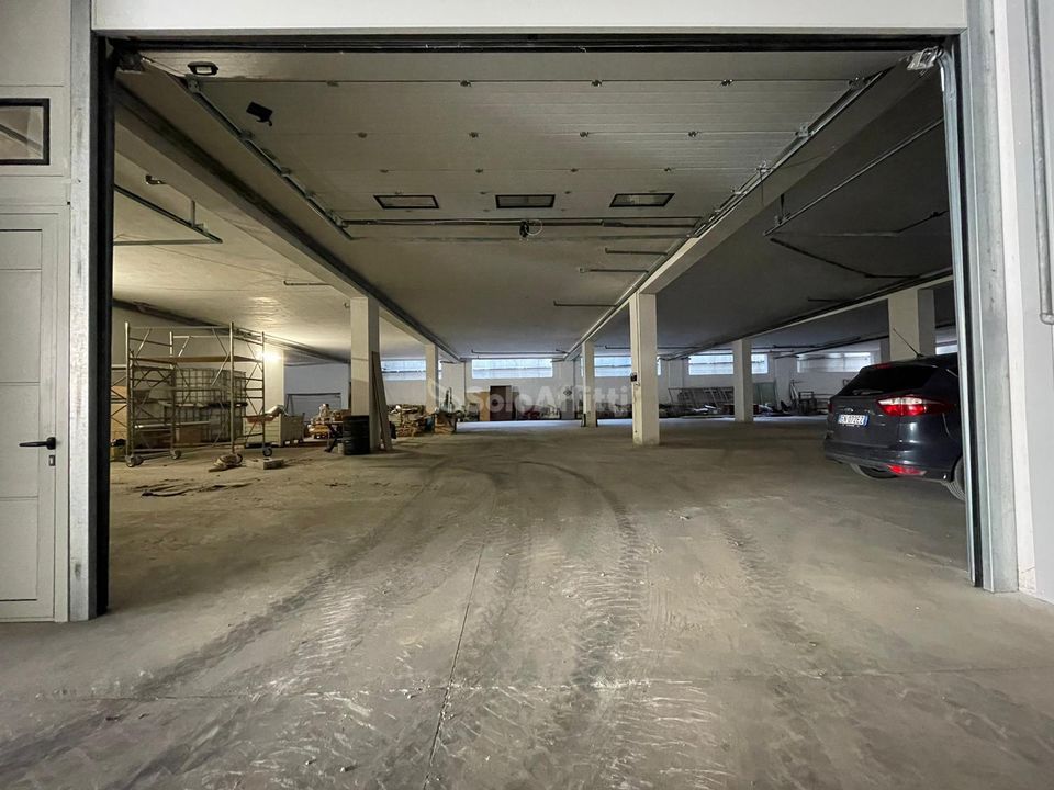 Erhvervsejendom i Maddaloni, Caserta - foto 1