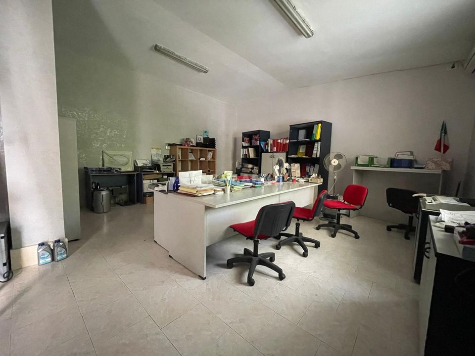 Erhvervsejendom i Maddaloni, Caserta - foto 1