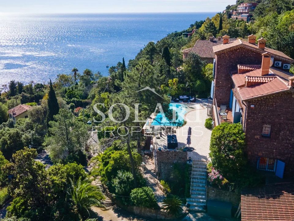 Villa i Theoule-sur-Mer, Alpes-Maritimes - foto 1