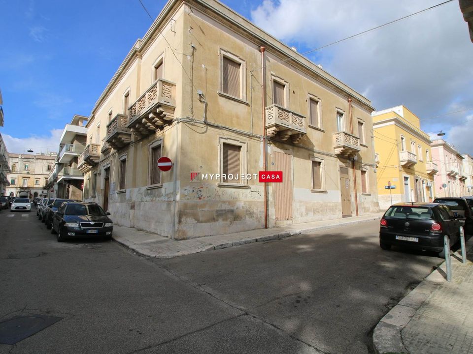 Erhvervsejendom i Martina Franca, Taranto - foto 1