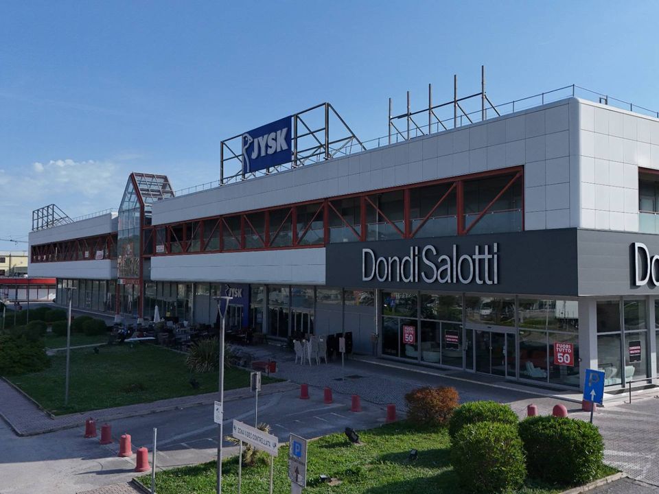Gewerbeimmobilie in San Benedetto Del Tronto, Ascoli Piceno - Foto 1