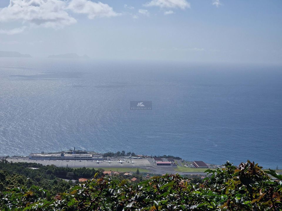 Helårsgrund i Santa Cruz, Madeira - foto 1
