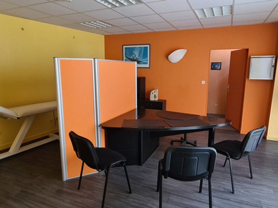 Casa de pueblo en Chalais, Charente - foto 1