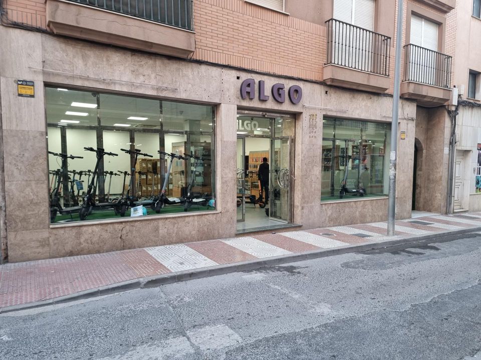 Erhvervsejendom i Roquetas De Mar, Almeria - foto 1
