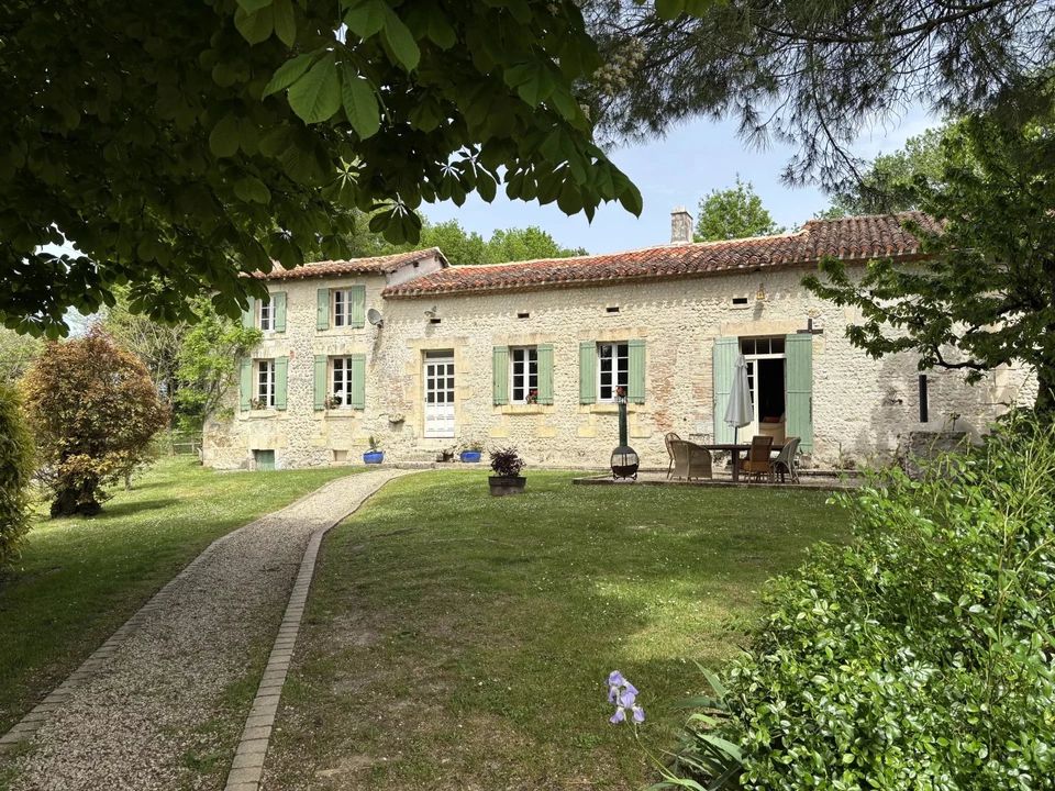 Villa i Aubeterre-sur-Dronne, Charente - foto 1