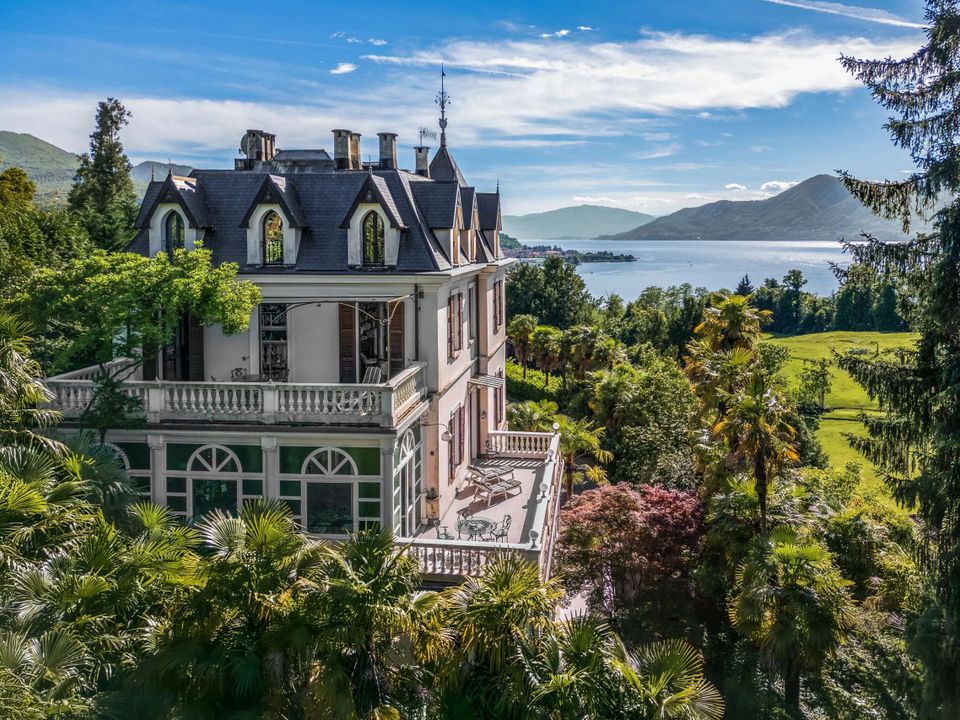 Villa em Luino, Varese - foto 1