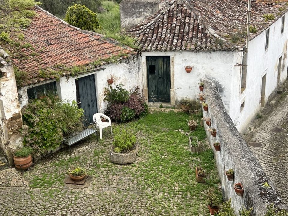 Erhvervsejendom i Dois Portos, Lisbon - foto 1
