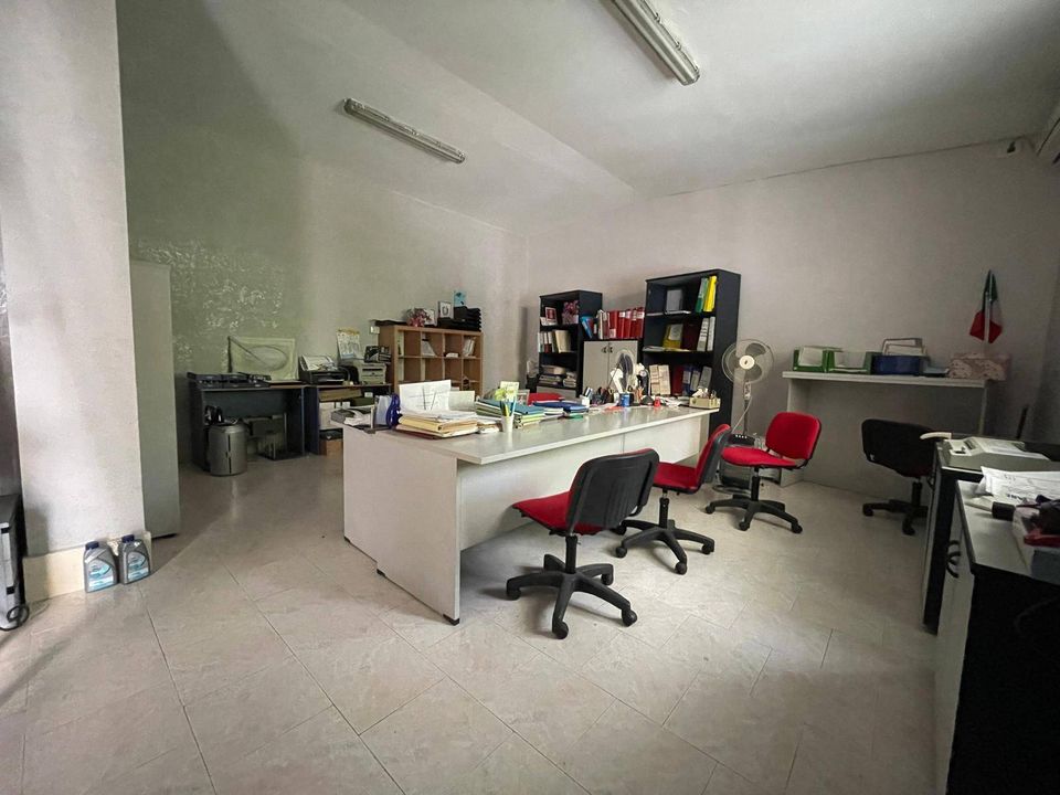 Erhvervsejendom i Maddaloni, Caserta - foto 1