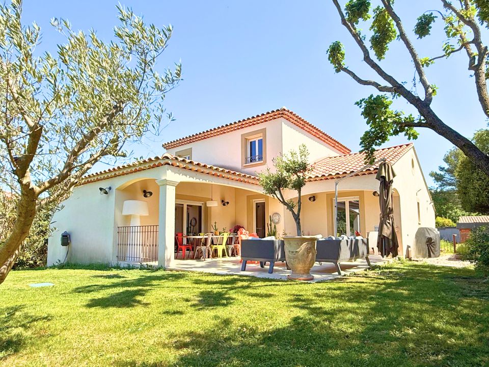 Villa a Le Puy-Sainte-Réparade, Bouches-du-Rhone - foto 1