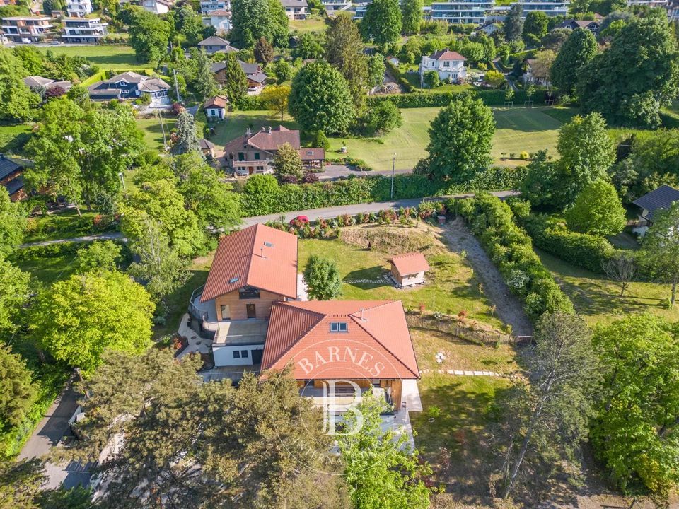 Villa i Evian-les-Bains, Haute-Savoie - foto 1