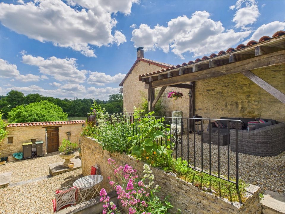 Villa i Nanteuil-en-Vallee, Charente - foto 3