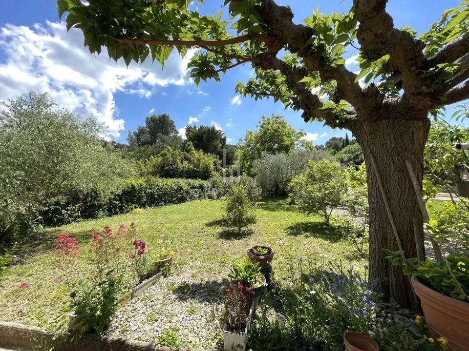 Villa i Saint-Étienne-du-Grès, Bouches-du-Rhone - foto 2