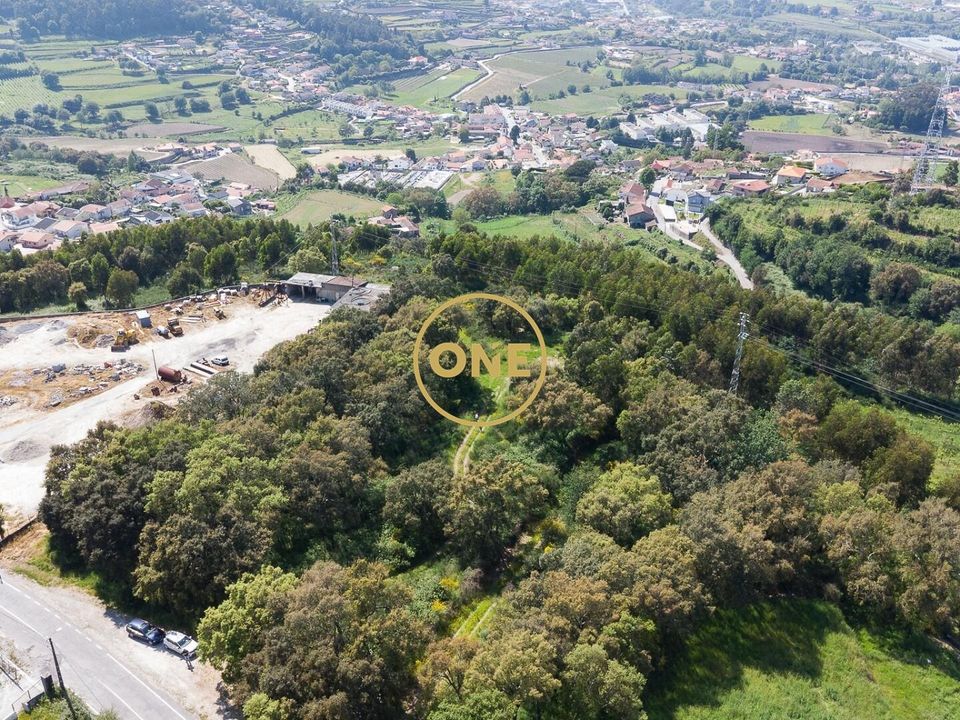Helårsgrund i Santo Tirso, Porto - foto 1