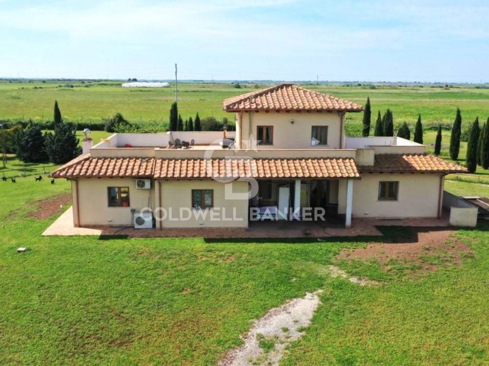 Villa en Canino, Viterbo - foto 1