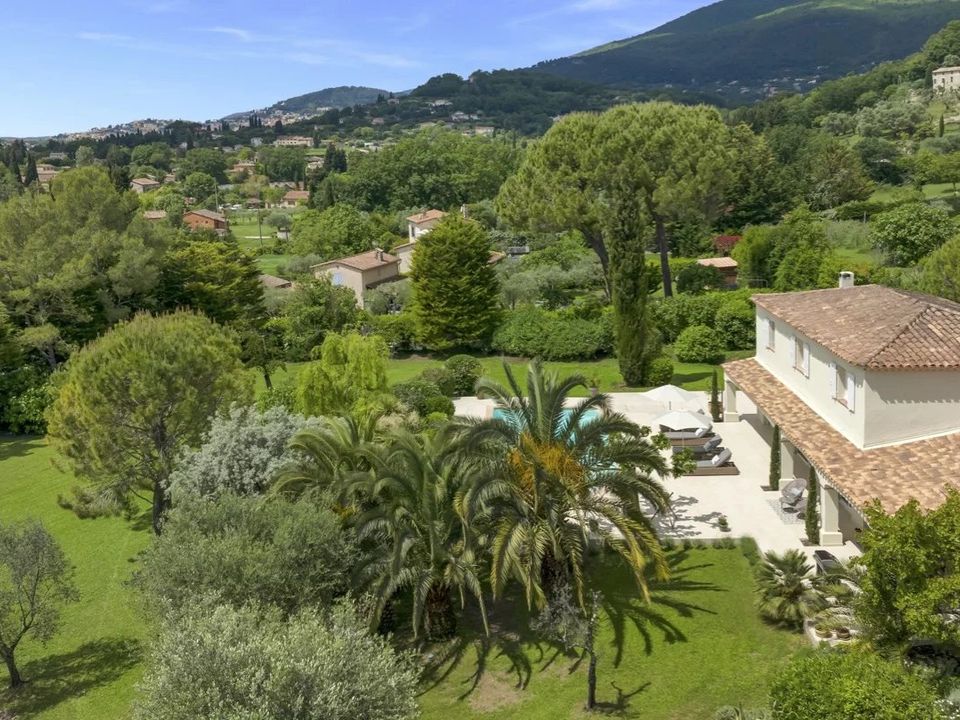 Villa i Chateauneuf-Grasse, Alpes-Maritimes - foto 1