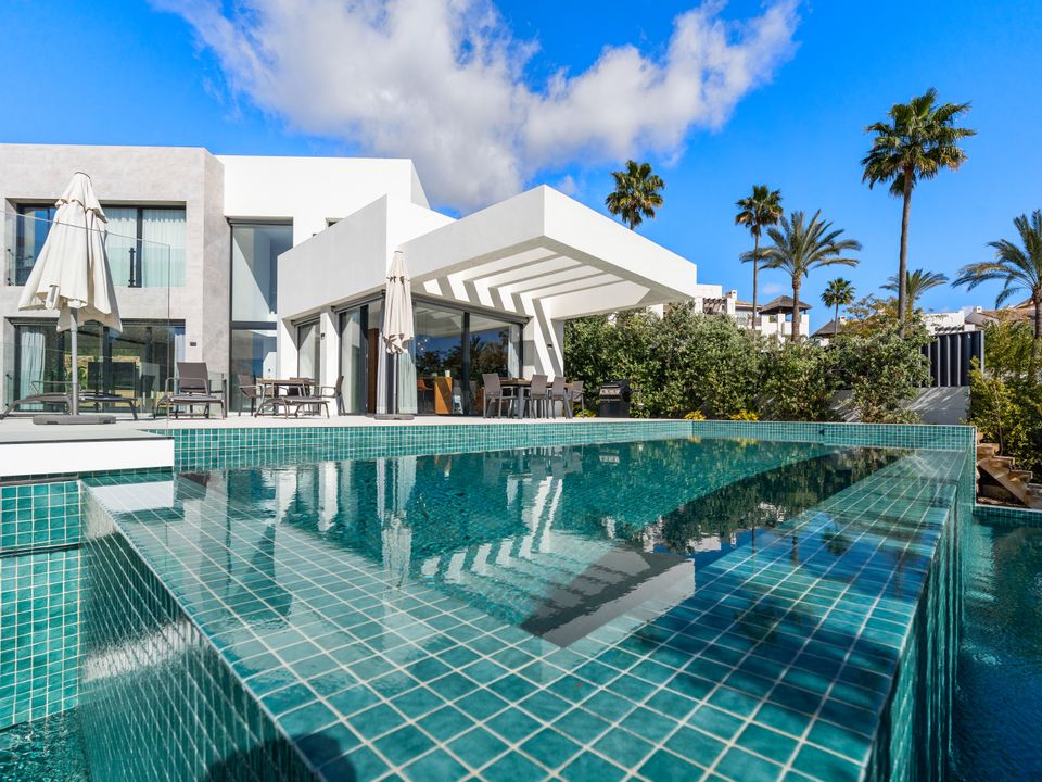 Villa i El Paraiso, Malaga - foto 1