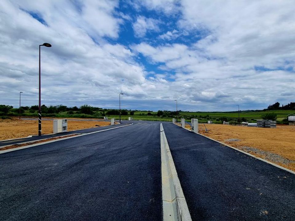 Helårsgrund i Thézan-lès-Béziers, Herault - foto 2
