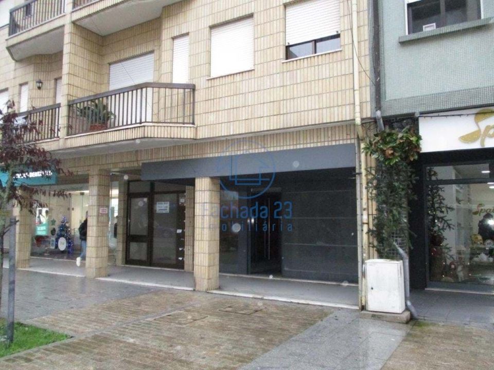 Erhvervsejendom i Pacos de Ferreira, Porto - foto 1