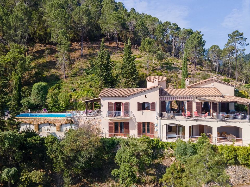 Villa a Theoule-sur-Mer, Alpes-Maritimes - foto 1