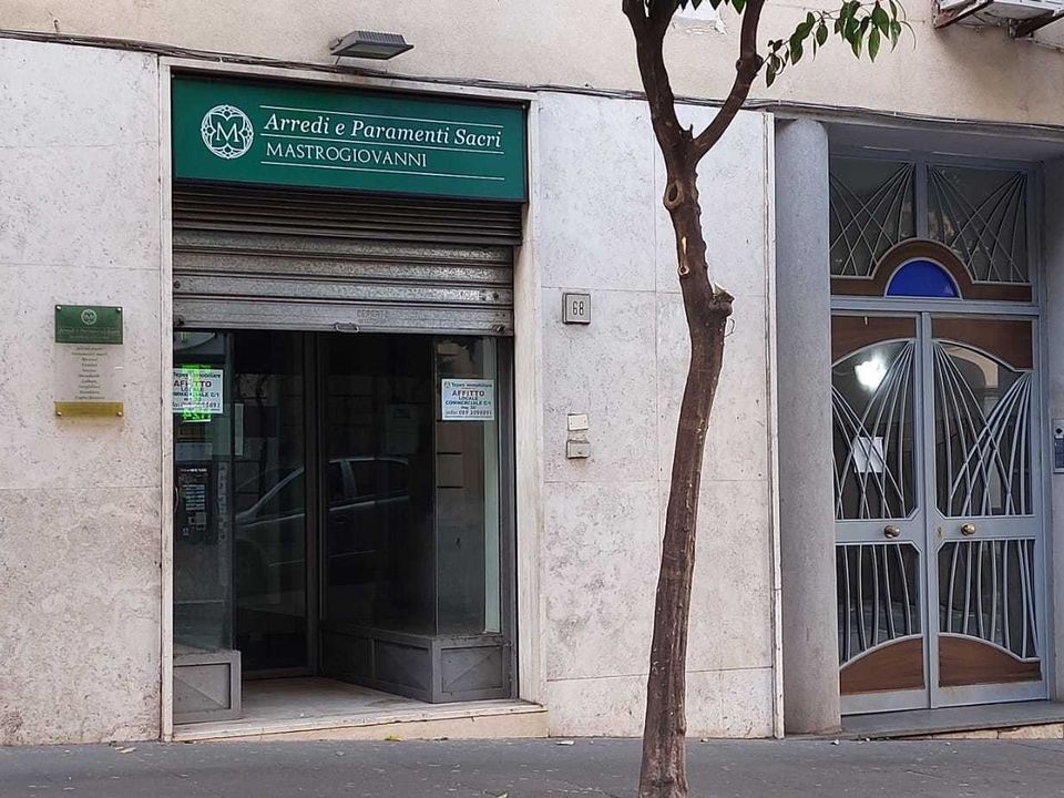 L'establiment comercial a Salerno, Salerno - foto 1