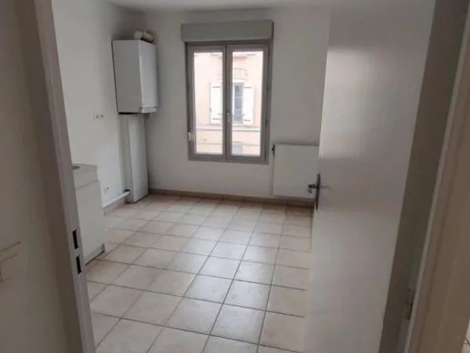 Apartment in Villefranche-sur-Saône, Rhone - photo 2
