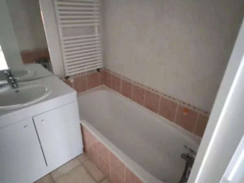 Apartment in Villefranche-sur-Saône, Rhone - photo 3