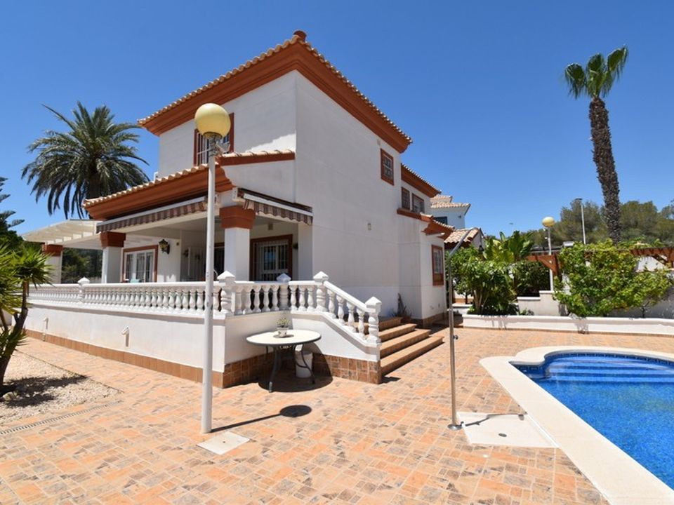 Villa i Dehesa De Campoamor, Alicante - foto 1