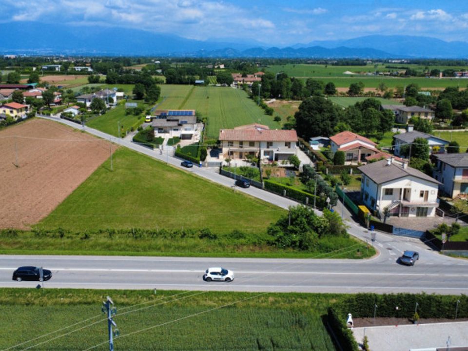 Helårsgrund i Castelfranco Veneto, Treviso - foto 1
