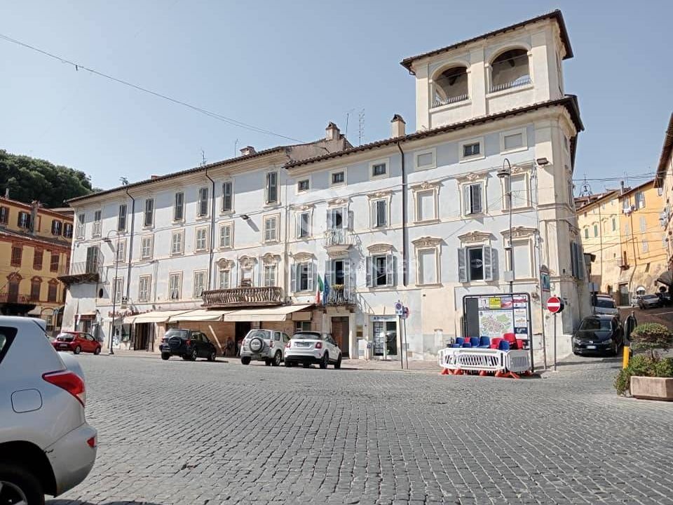 Lejlighed i Ronciglione, Viterbo - foto 1