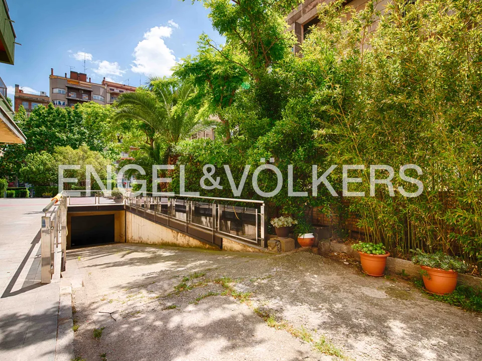 Parkeringsplads i Figueres, Gerona - foto 1