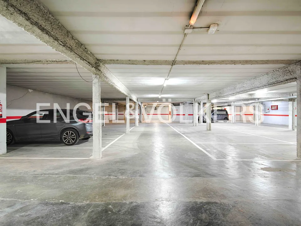 Parkeringsplads i Figueres, Gerona - foto 2