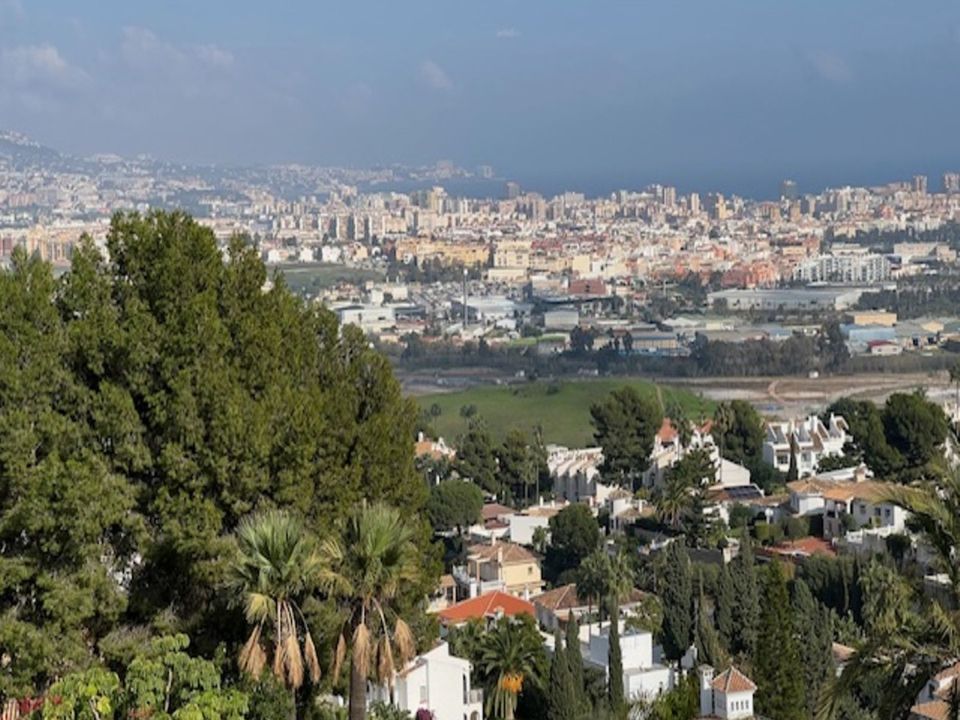 Helårsgrund i Cerros Del Aguila, Malaga - foto 1