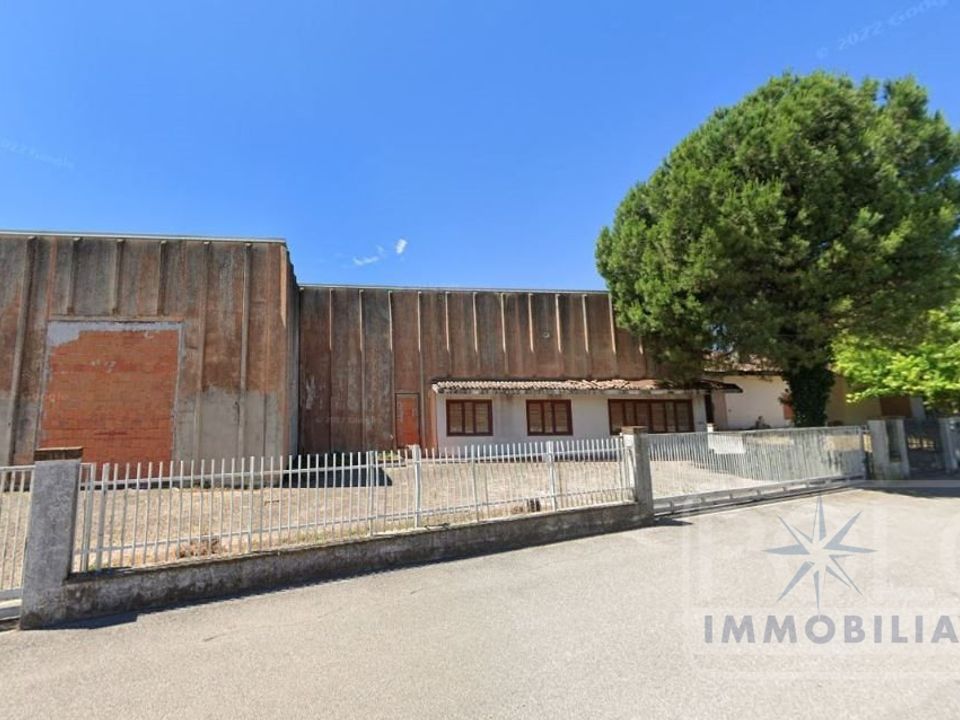 Erhvervsejendom i Mantua, Mantua - foto 1