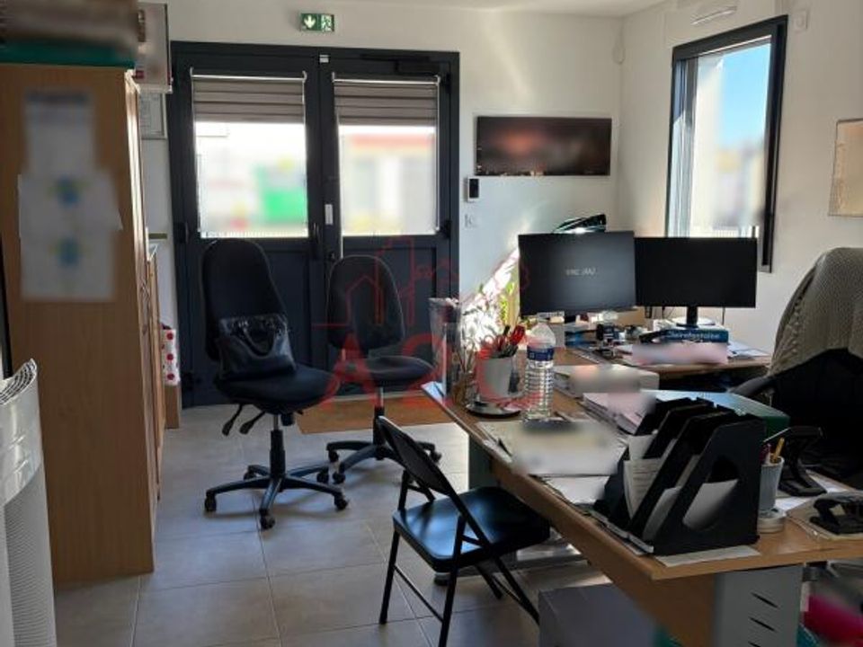 L'establiment comercial a La Roche-sur-Yon, Vendee - foto 3