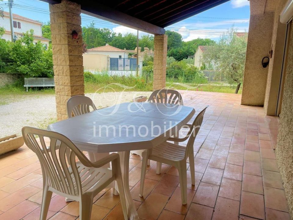Villa in Robion, Vaucluse - photo 3