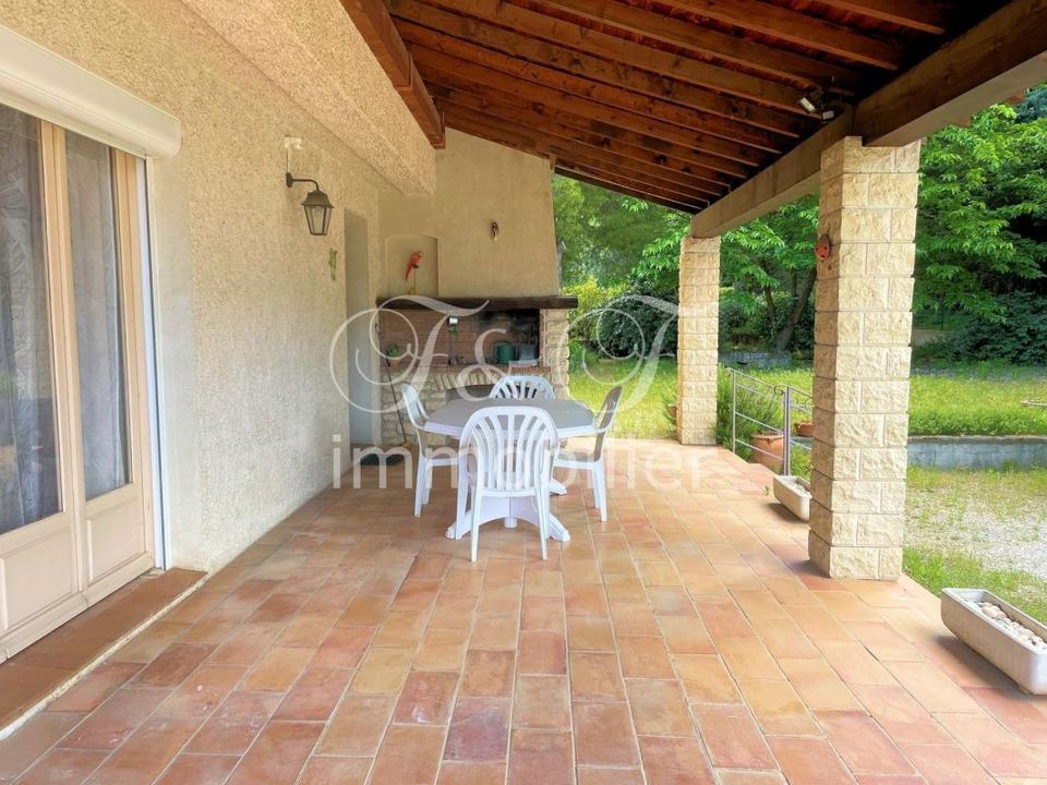 Villa in Robion, Vaucluse - photo 4