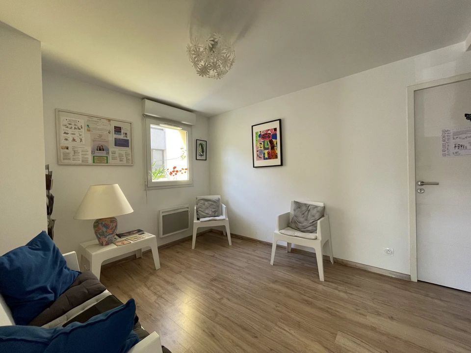 Erhvervsejendom i Nimes, Gard - foto 1