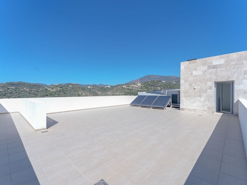 Villa in Los Arqueros, Malaga - foto 2