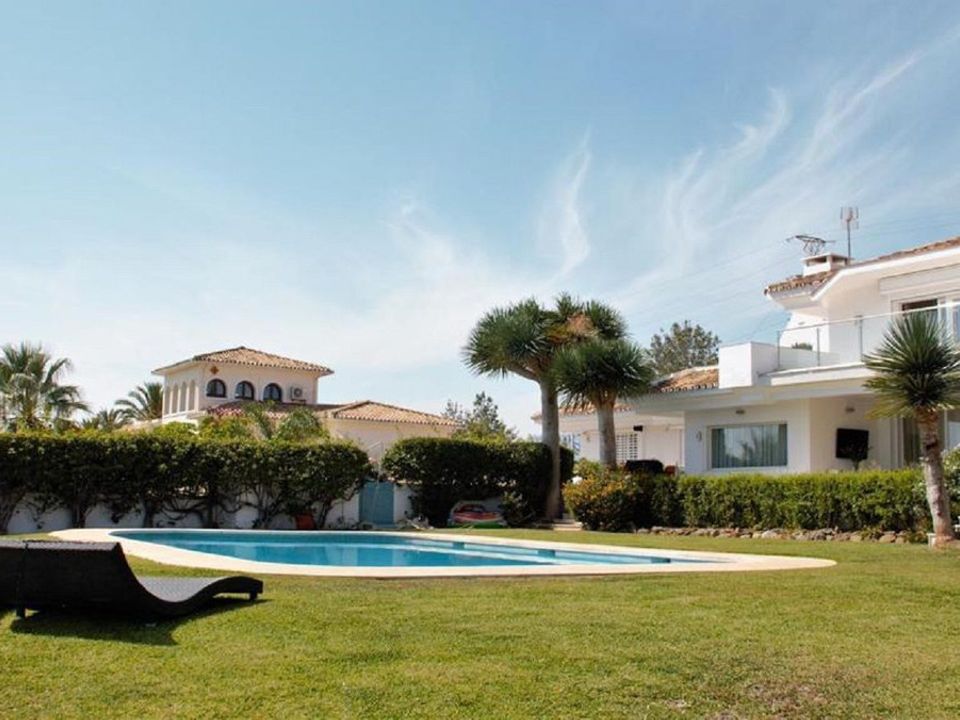 Villa i El Paraiso, Malaga - foto 1