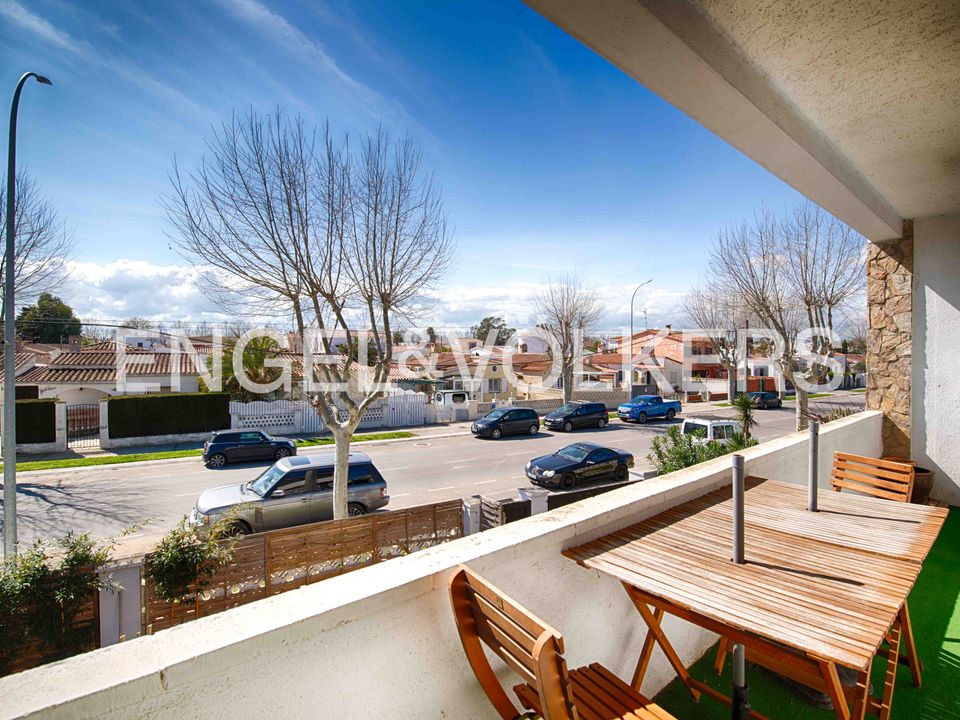 Lejlighed i Empuriabrava, Gerona - foto 1