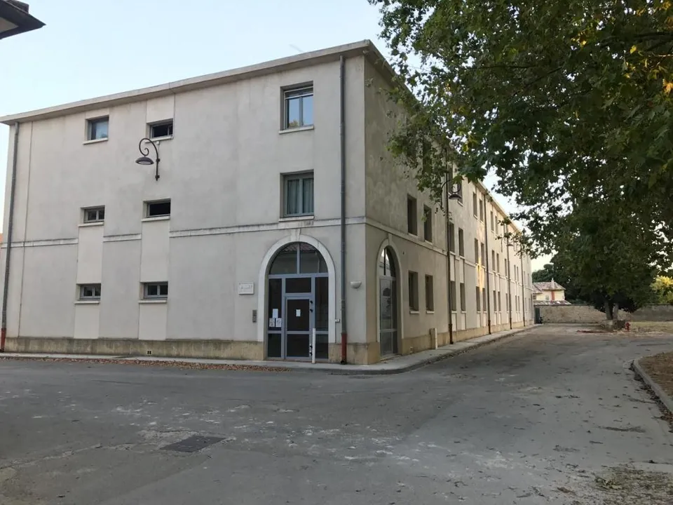 Lejlighed i Tarascon, Bouches-du-Rhone - foto 1