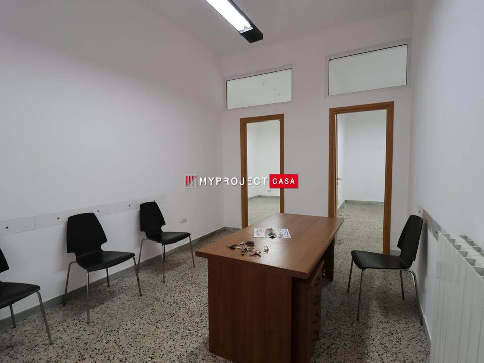 L'establiment comercial a Martina Franca, Taranto - foto 2