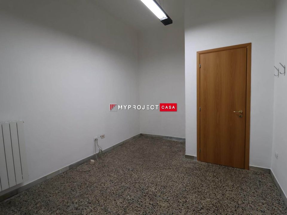 L'establiment comercial a Martina Franca, Taranto - foto 4
