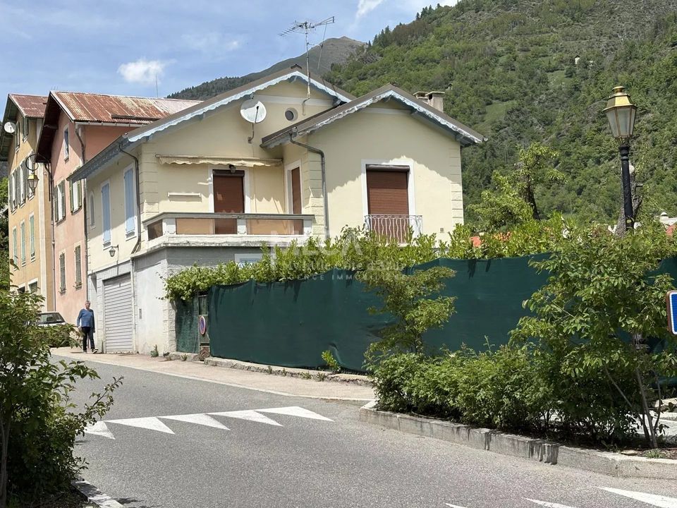 Villa i Saint-Étienne-de-Tinée, Alpes-Maritimes - bilde 1
